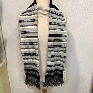 NWOT Raiders Warm Acrylic Knit Scarf Fringed Black Silver White Unisex 67" x 7"